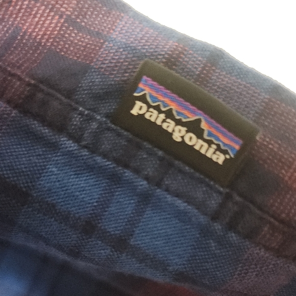 Patagonia Mens Blue and Dark Red Plaid Organic Cotton Flannel Shirt - Picture 4 of 8